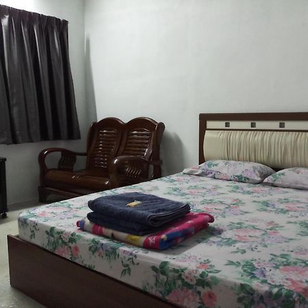 באטו פרינג'י Tony'S Guesthouse At Teluk Bahang מראה חיצוני תמונה