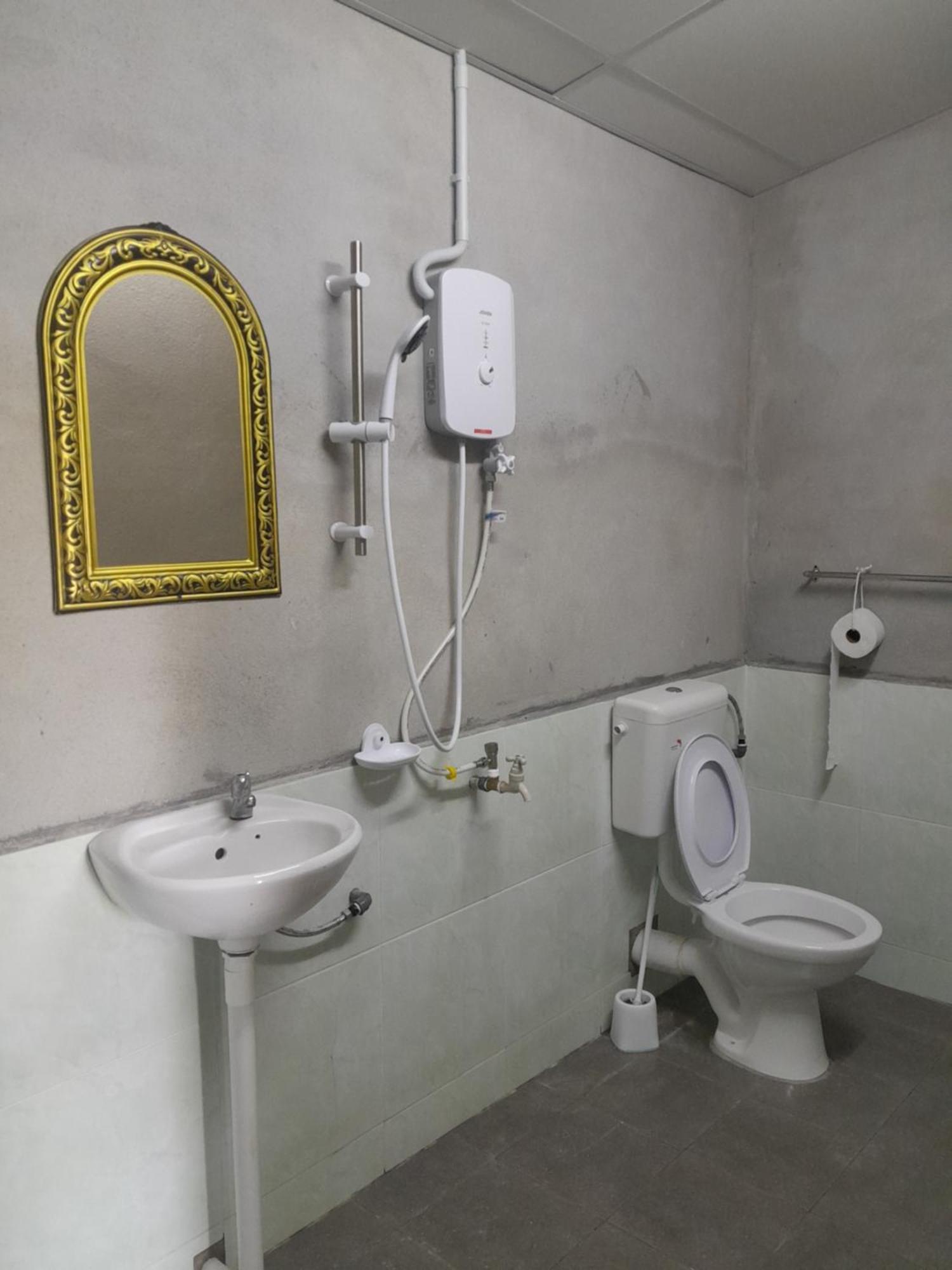 באטו פרינג'י Tony'S Guesthouse At Teluk Bahang מראה חיצוני תמונה