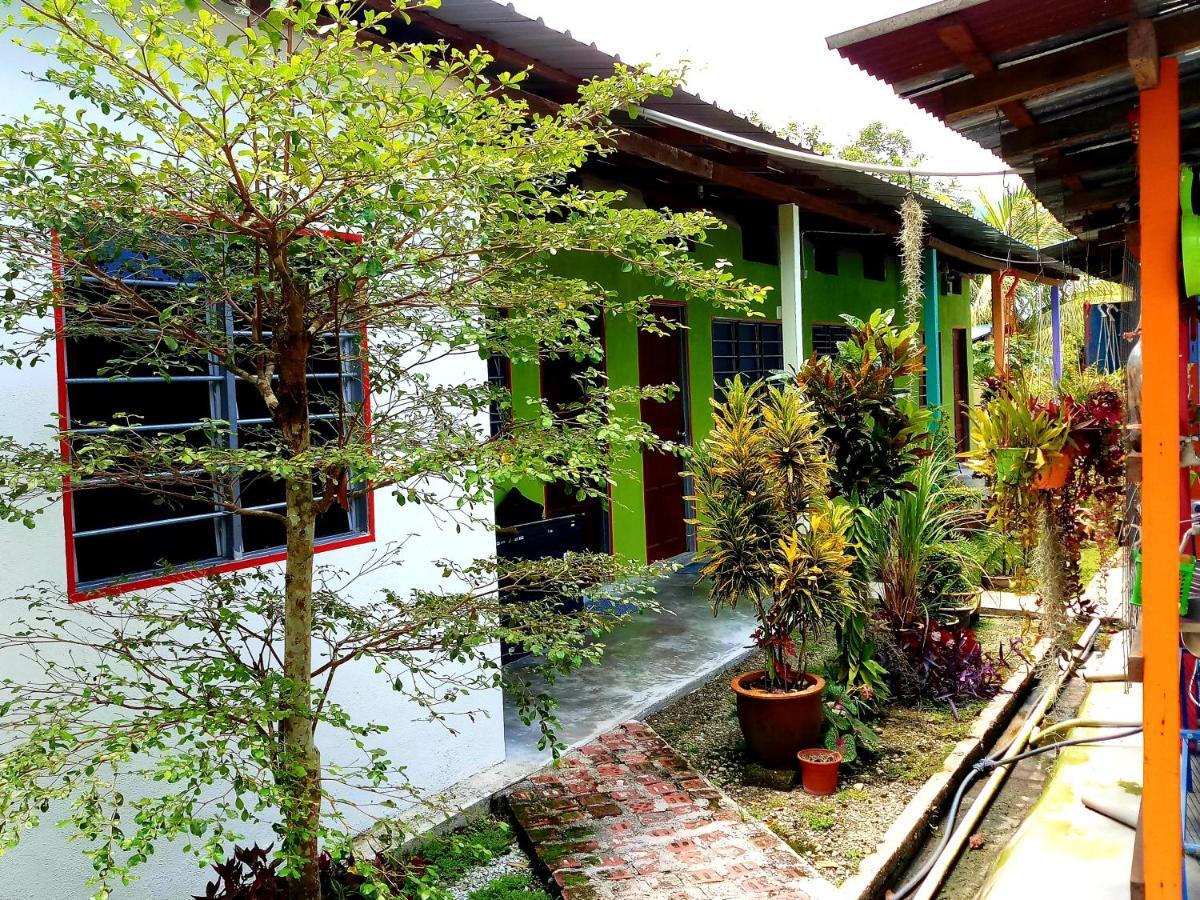 באטו פרינג'י Tony'S Guesthouse At Teluk Bahang מראה חיצוני תמונה